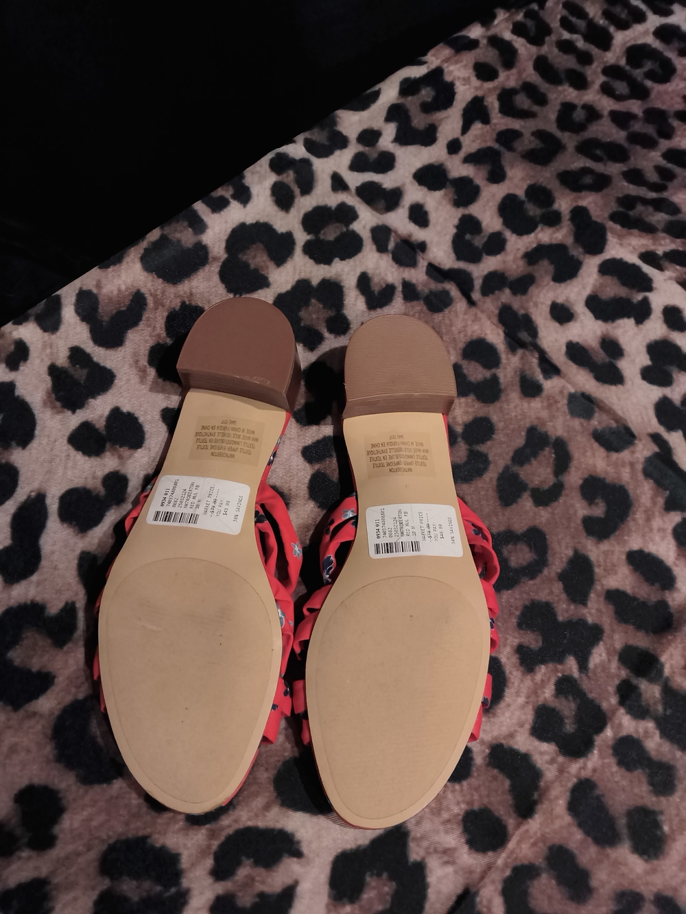 Nine West Red Floral Knot Slide Sandals NWOB - Picture 2 of 4